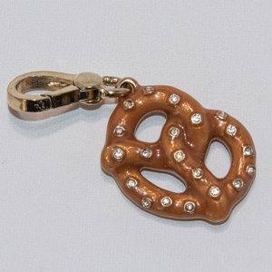 JUICY COUTURE - PRETZEL BRACELET CHARM / PENDANT